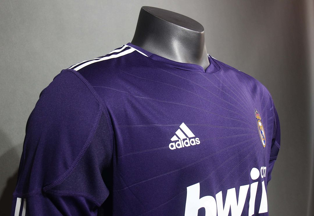 2010-11 Retro Real Madrid Second Away Kit Player Long Sleeves 7