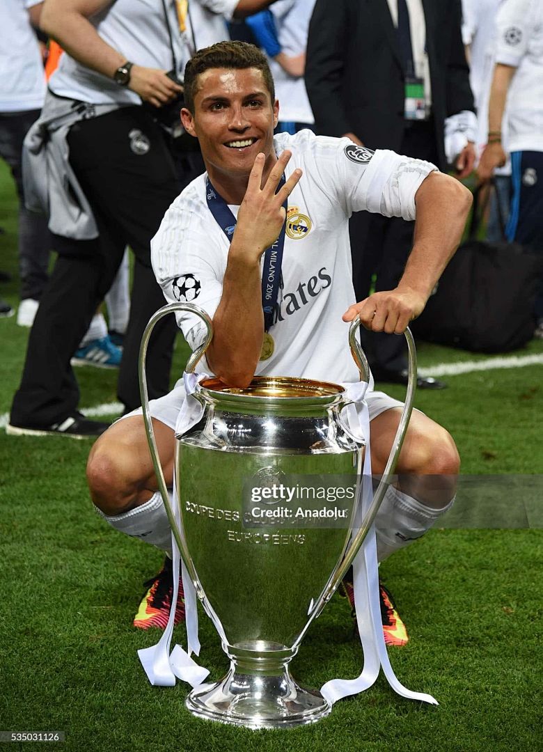 2015-16 Retro Real Madrid Home Kit Player 15