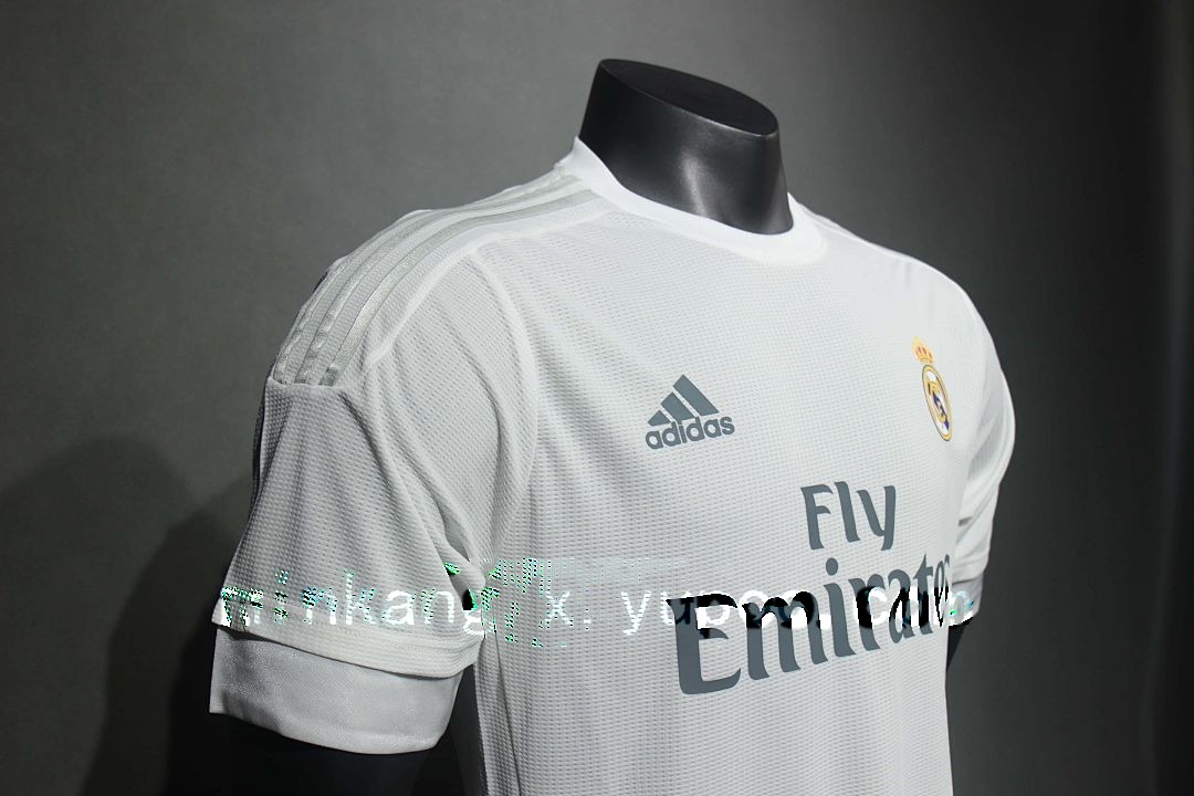 2015-16 Retro Real Madrid Home Kit Player 3