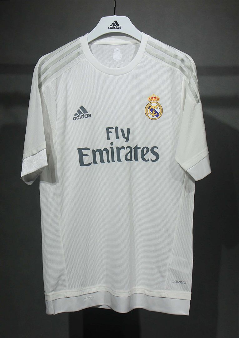 2015-16 Retro Real Madrid Home Kit Player 8
