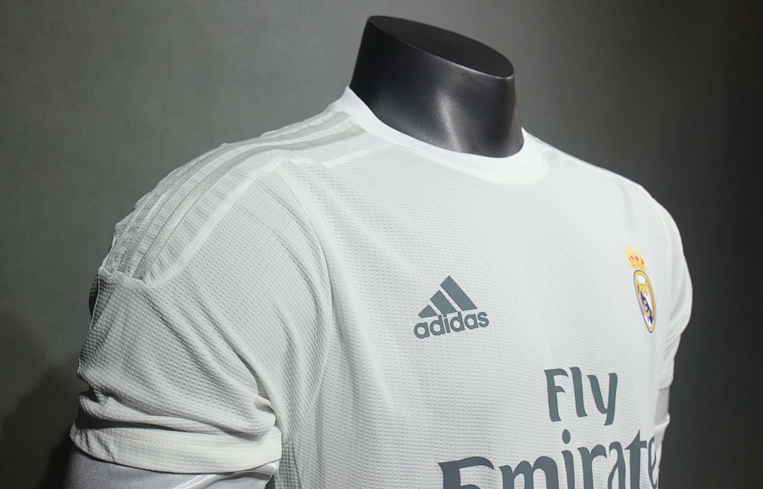 2015-16 Retro Real Madrid Home Kit Player Long Sleeve 3