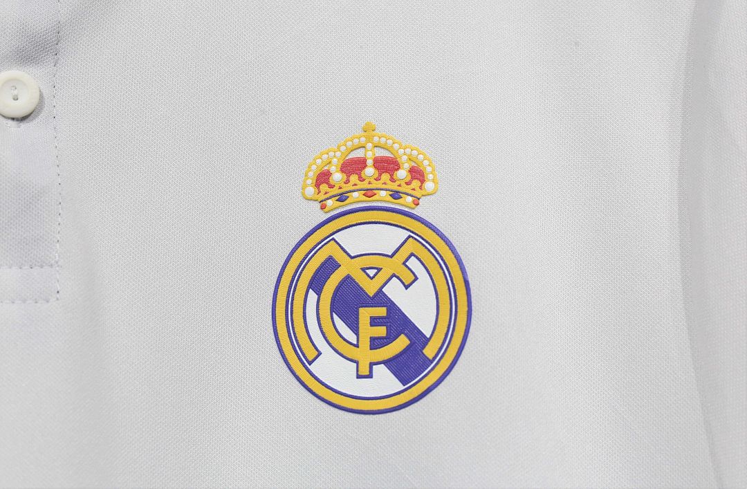 2016-17 Retro Real Madrid Home Kit Player 13