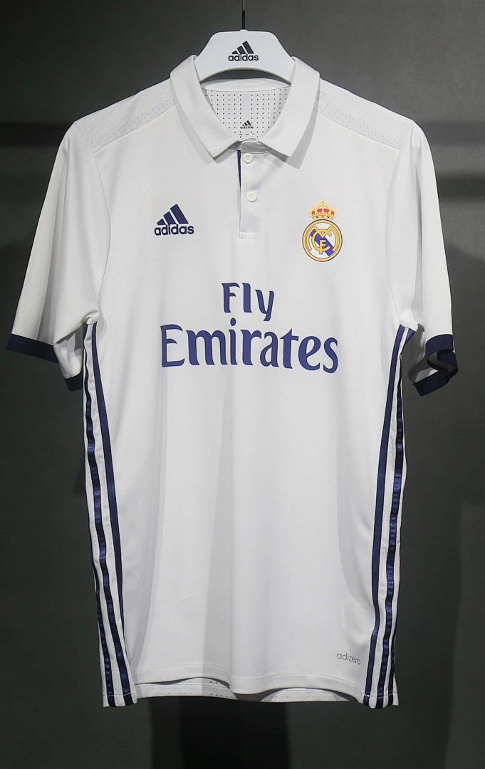 2016-17 Retro Real Madrid Home Kit Player 16