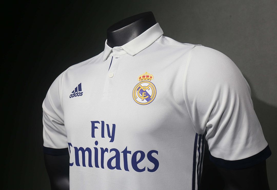 2016-17 Retro Real Madrid Home Kit Player 8