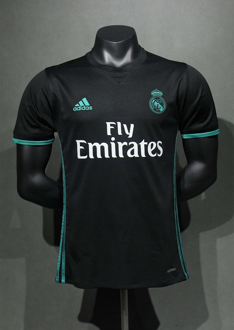 2017-18 Retro Real Madrid Away Kit Player