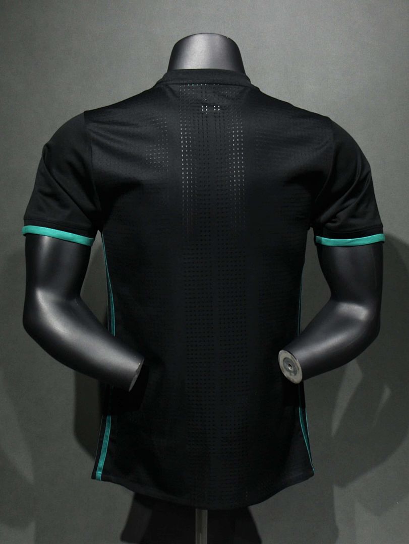 2017-18 Retro Real Madrid Away Kit Player 8