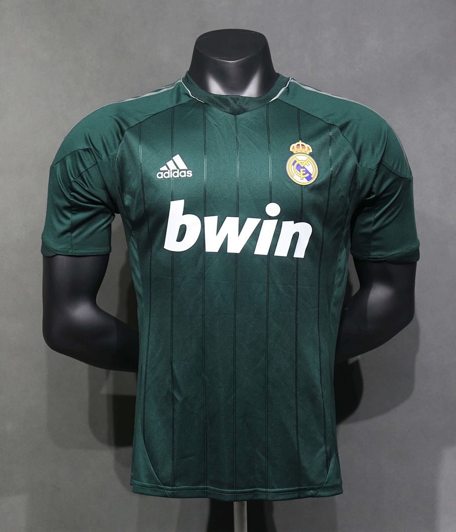 2012-13 Retro Real Madrid Second Away Kit Player