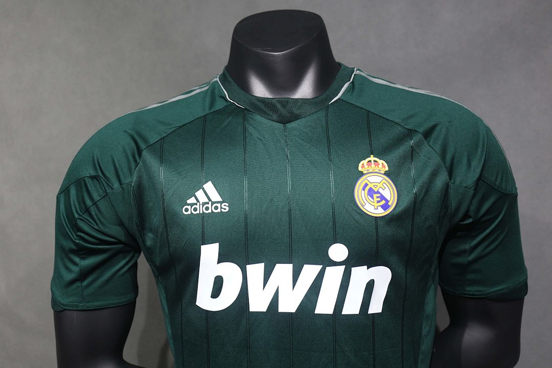 2012-13 Retro Real Madrid Second Away Kit Player 5