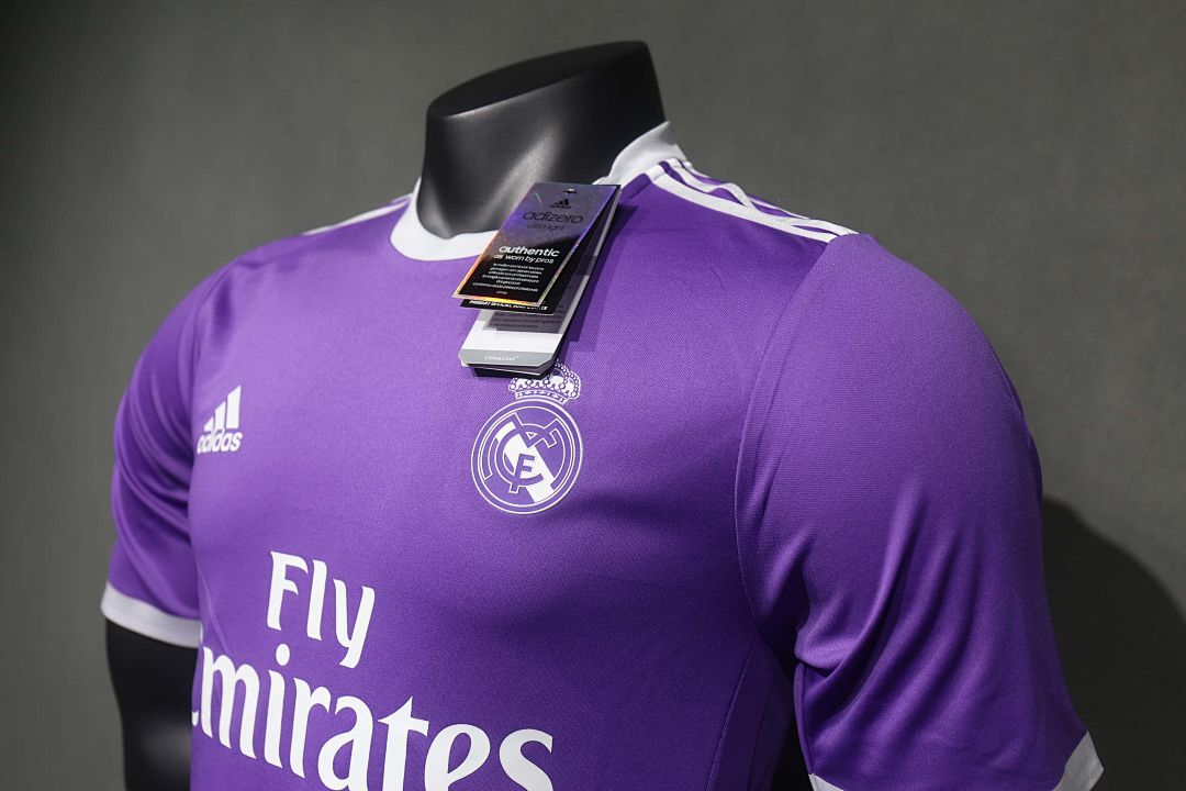 2016-17 Retro Real Madrid Away Kit Player 7
