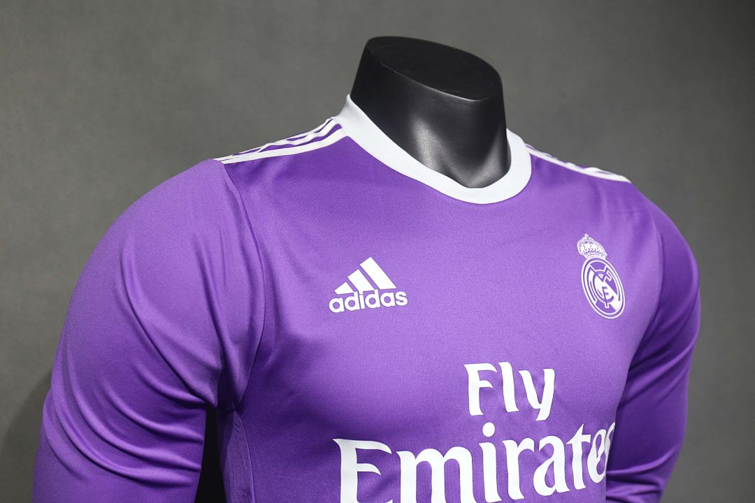 2016-17 Retro Real Madrid Away Kit Player Long Sleeves 3