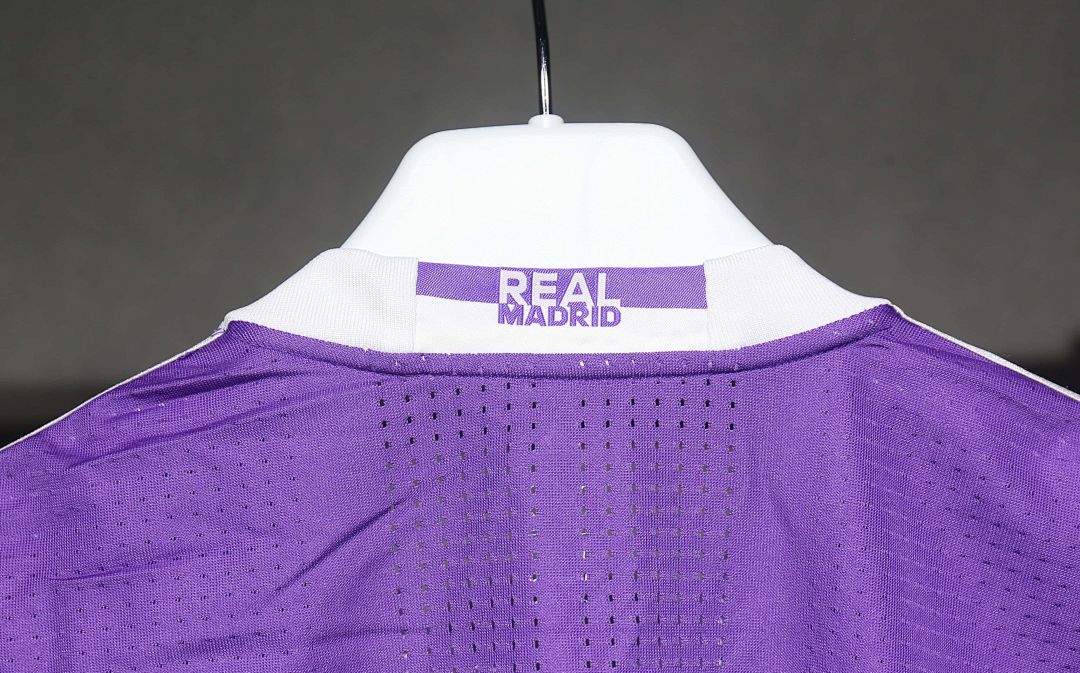 2016-17 Retro Real Madrid Away Kit Player Long Sleeves 6