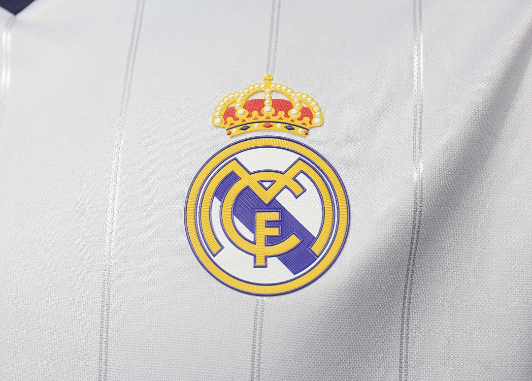 2012-13 Retro Real Madrid Home Kit Player 11