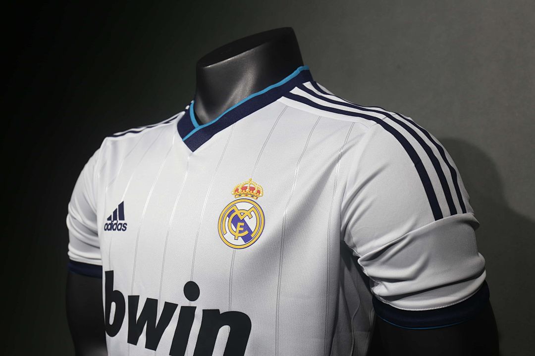 2012-13 Retro Real Madrid Home Kit Player 9