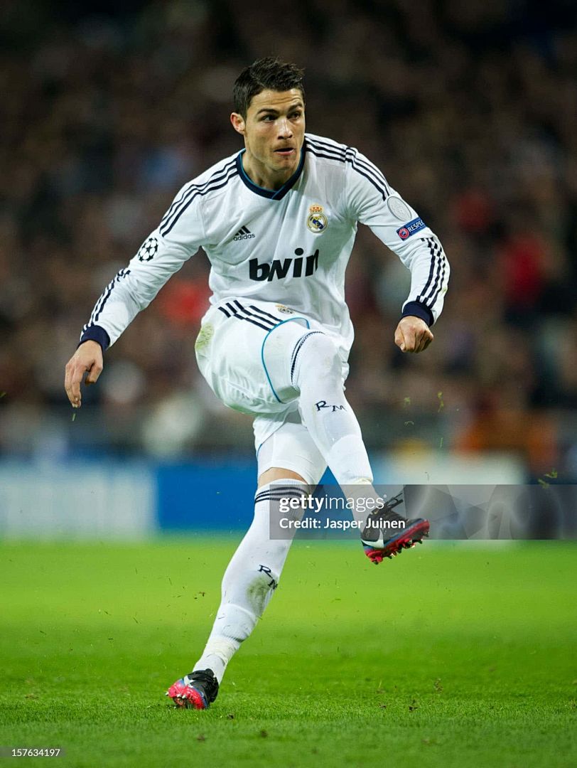 2012-13 Retro Real Madrid Home Kit Player Long Sleeves 3