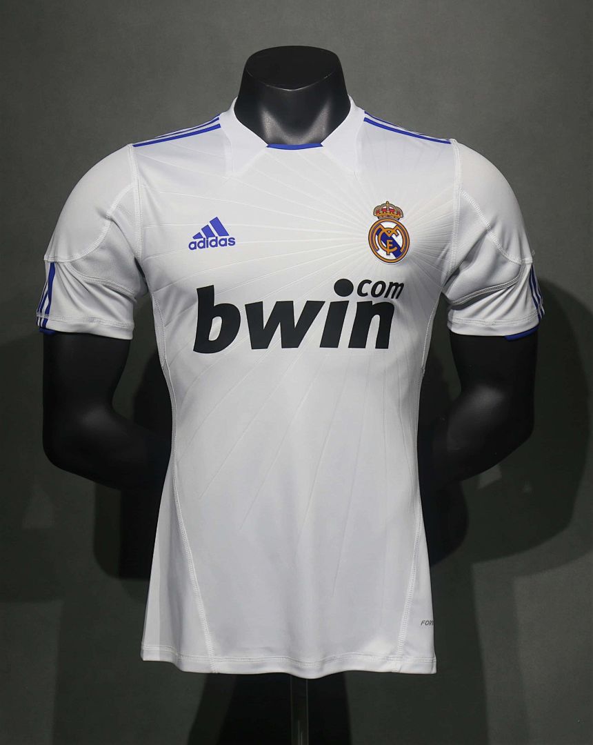 2010-11 Retro Real Madrid Home Kit Player