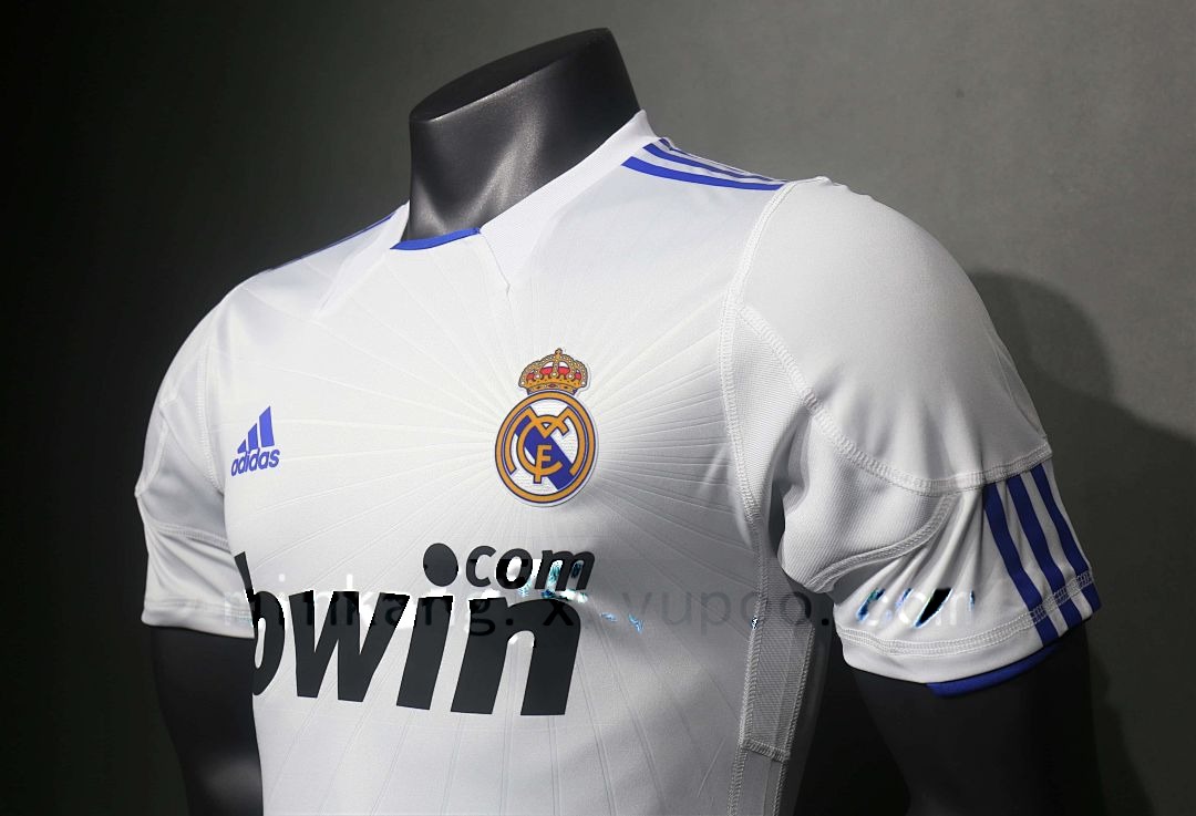 2010-11 Retro Real Madrid Home Kit Player 10