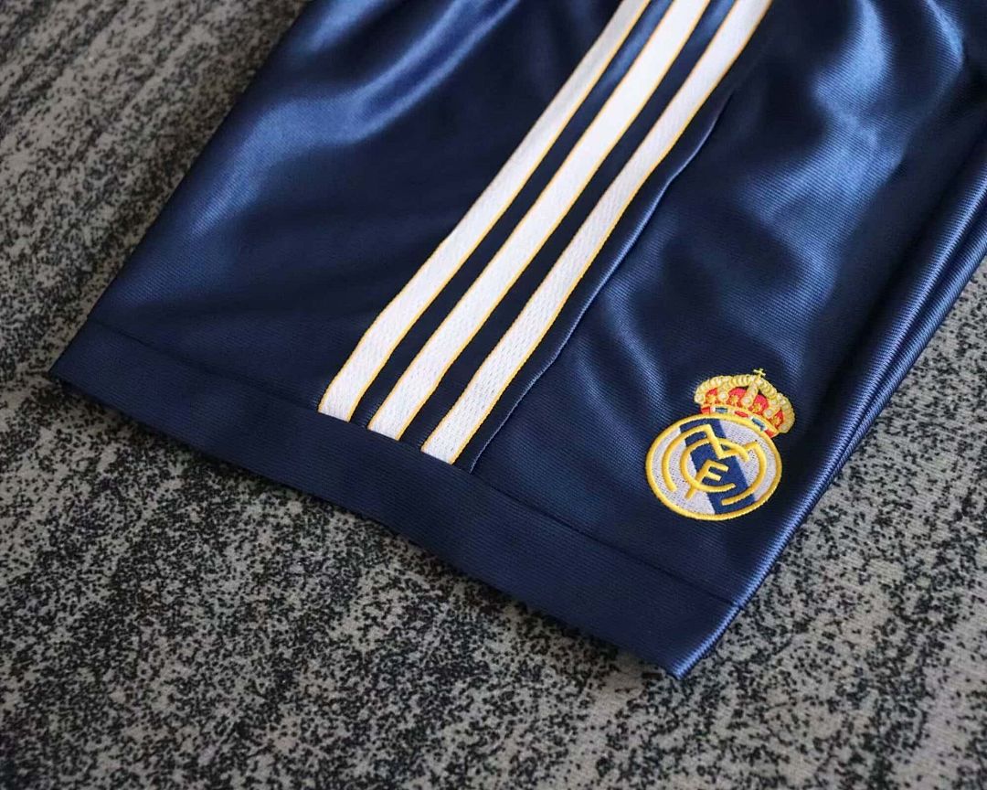 1998-00 Retro Kids Real Madrid Second Away Kit 7
