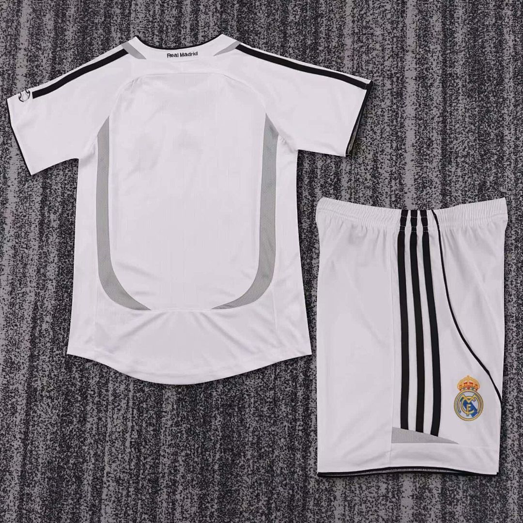 06-07 Retro Kids Real Madrid Home Kit 4