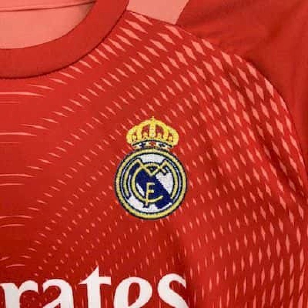 25-26 Real Madrid Orange Goalkeeper Kid Kits Cheap Football Jersey Wholesale Yupoo 8