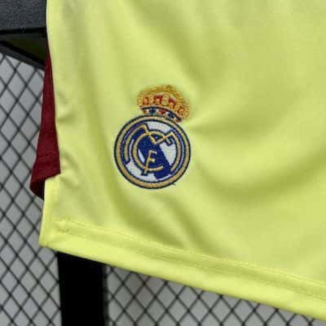25-26 Real Madrid Yellow Goalkeeper Kid Kits Youth Apparels Cheap Football Jersey Wholesale Yupoo 5