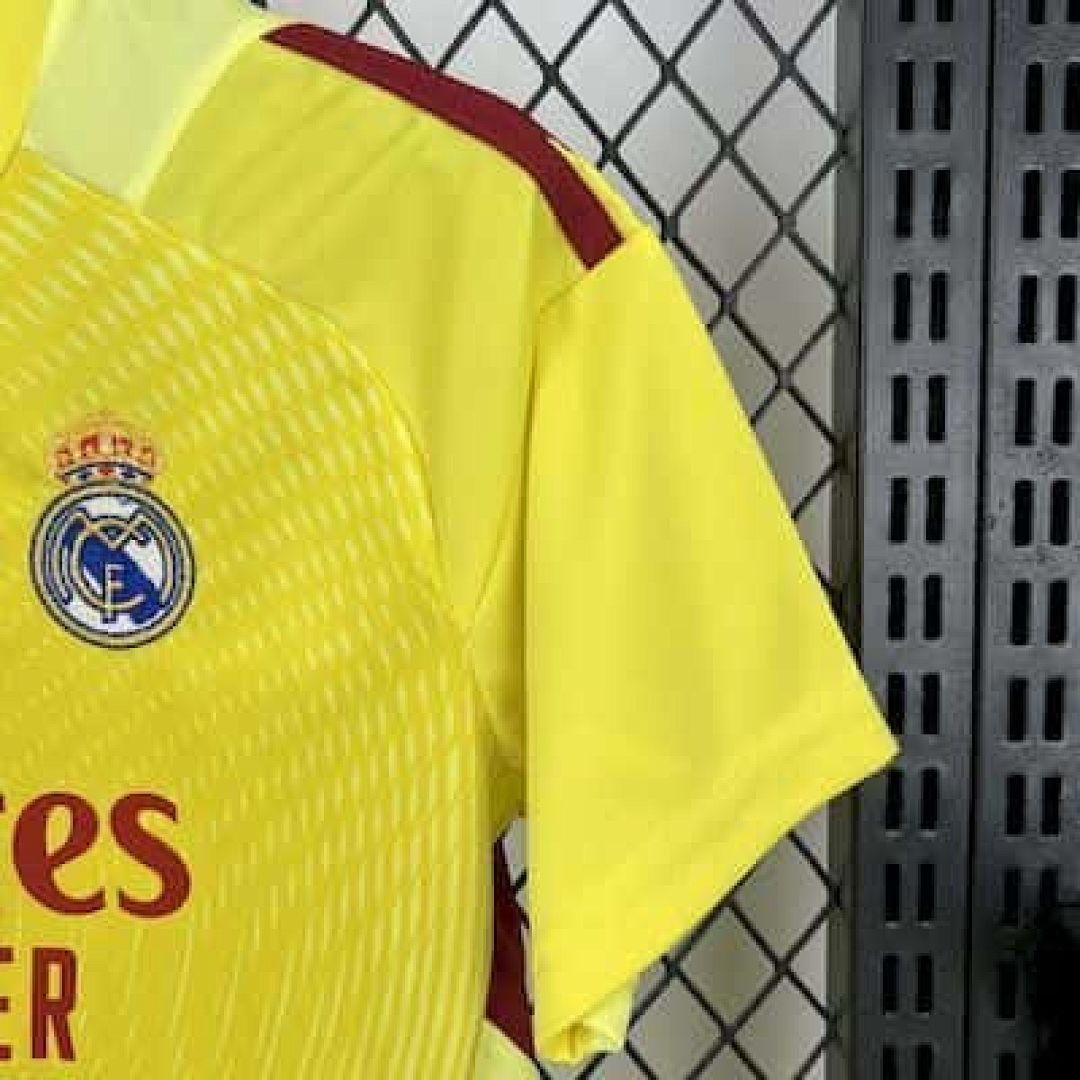 25-26 Real Madrid Yellow Goalkeeper Kid Kits Youth Apparels Cheap Football Jersey Wholesale Yupoo 6