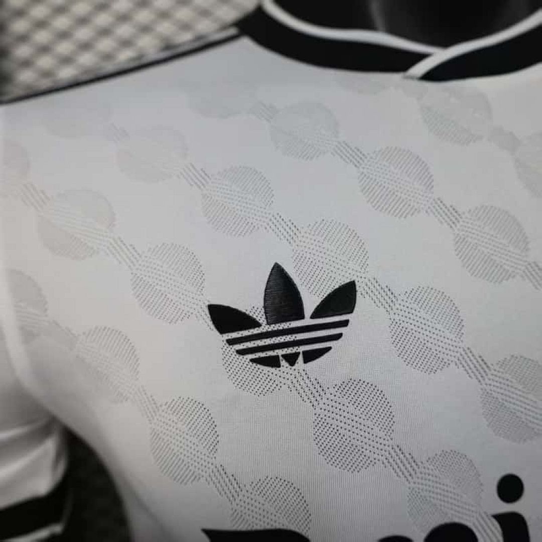 25-26 Player Real Madrid White Special Edition Kit S-XXL Cheap Football Jersey Wholesale Yupoo 10