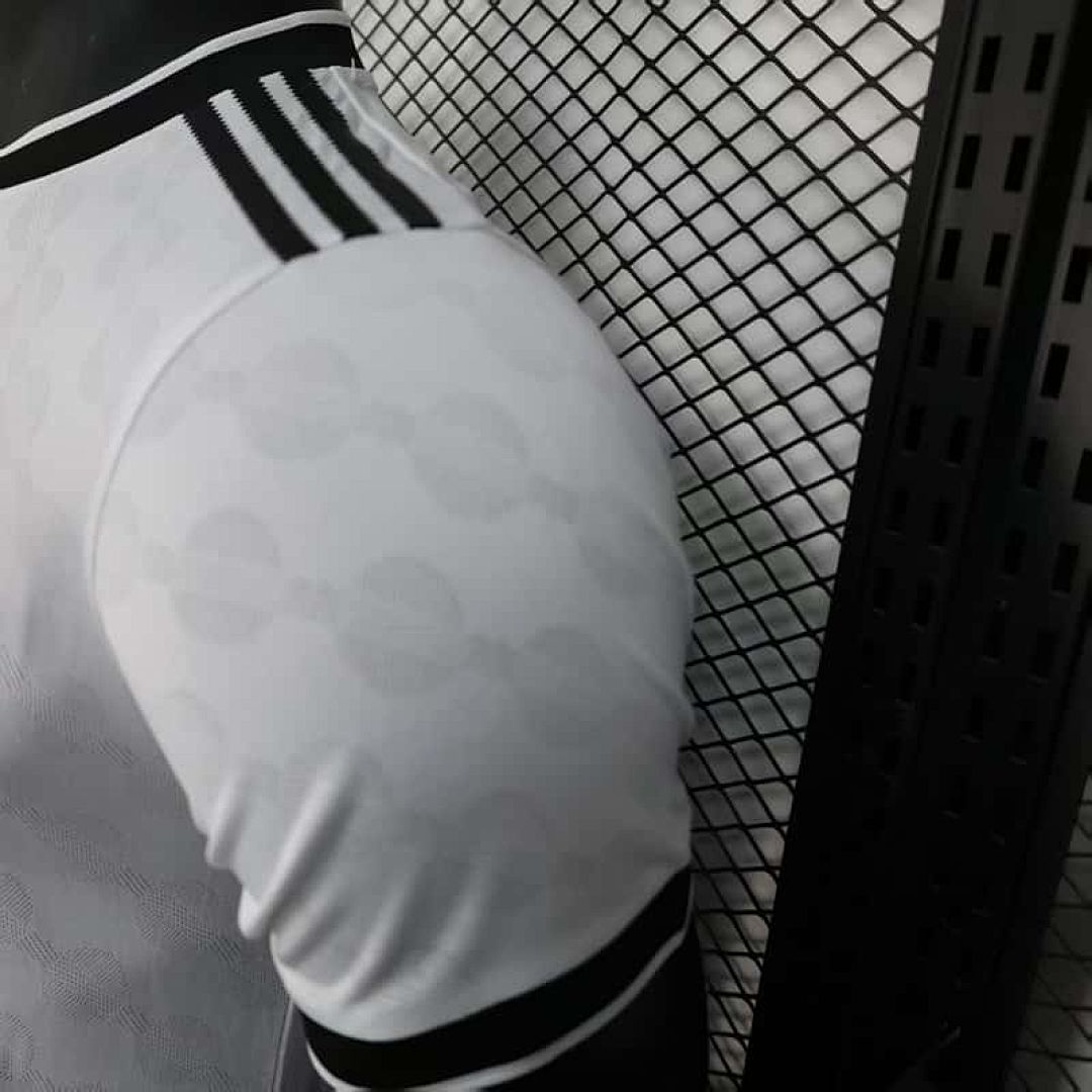25-26 Player Real Madrid White Special Edition Kit S-XXL Cheap Football Jersey Wholesale Yupoo 2