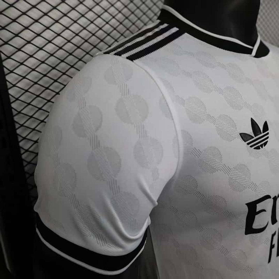 25-26 Player Real Madrid White Special Edition Kit S-XXL Cheap Football Jersey Wholesale Yupoo 9