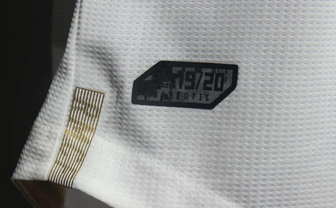 19-20 Retro Player Real Madrid Home Kit Long Sleeve Cheap Football Jersey Wholesale Yupoo 2