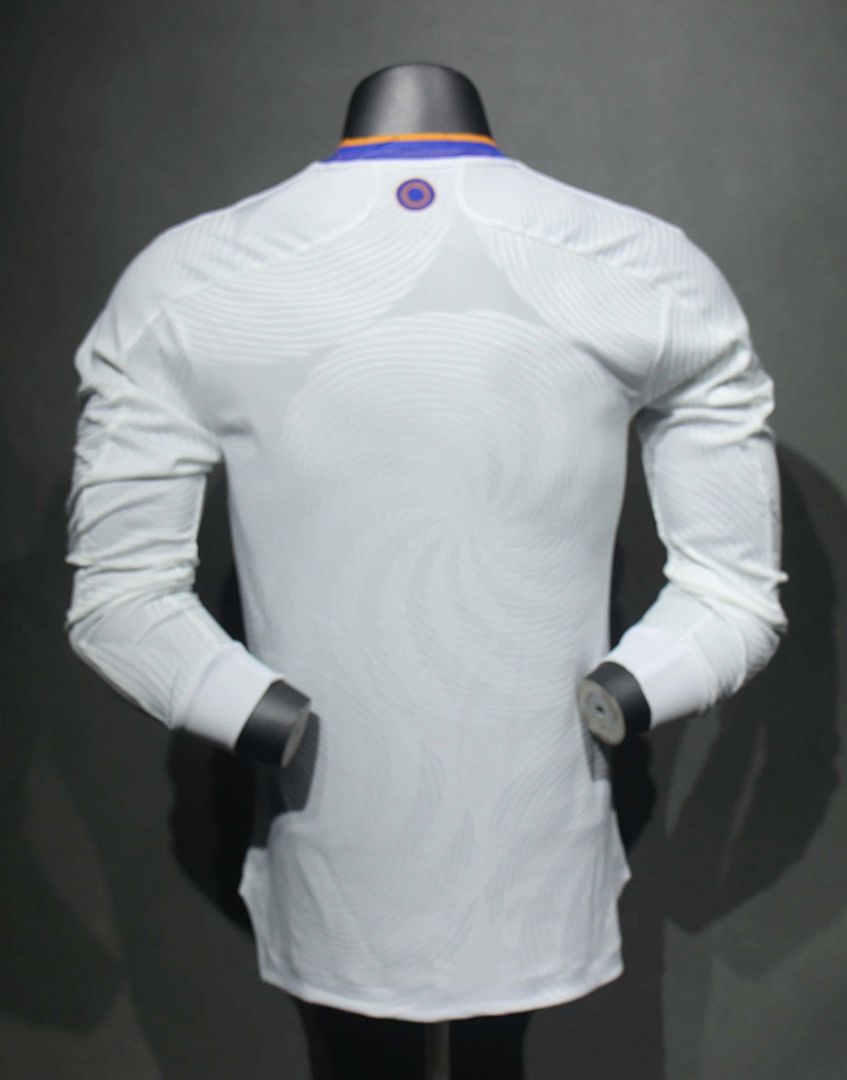 21-22 Retro Player Real Madrid Home Kit Long Sleeve Cheap Football Jersey Wholesale Yupoo 7