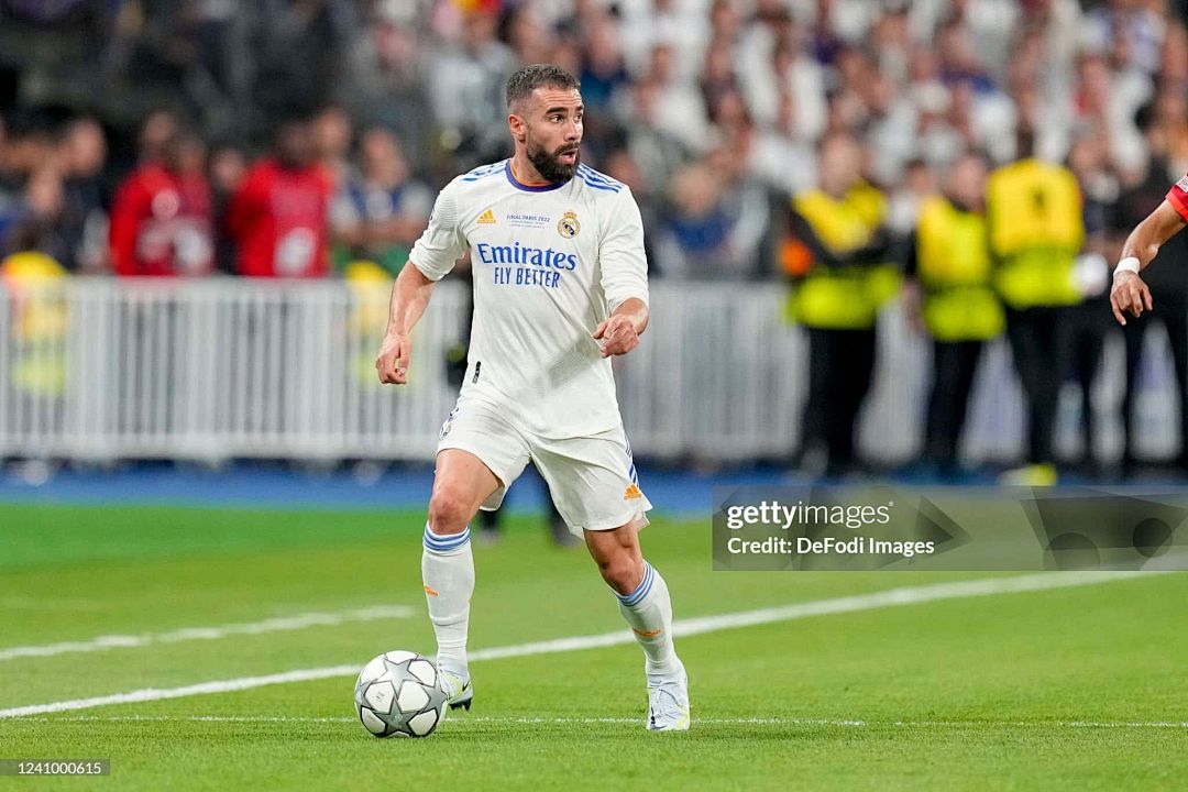 21-22 Retro Player Real Madrid Home Kit Long Sleeve Cheap Football Jersey Wholesale Yupoo 9