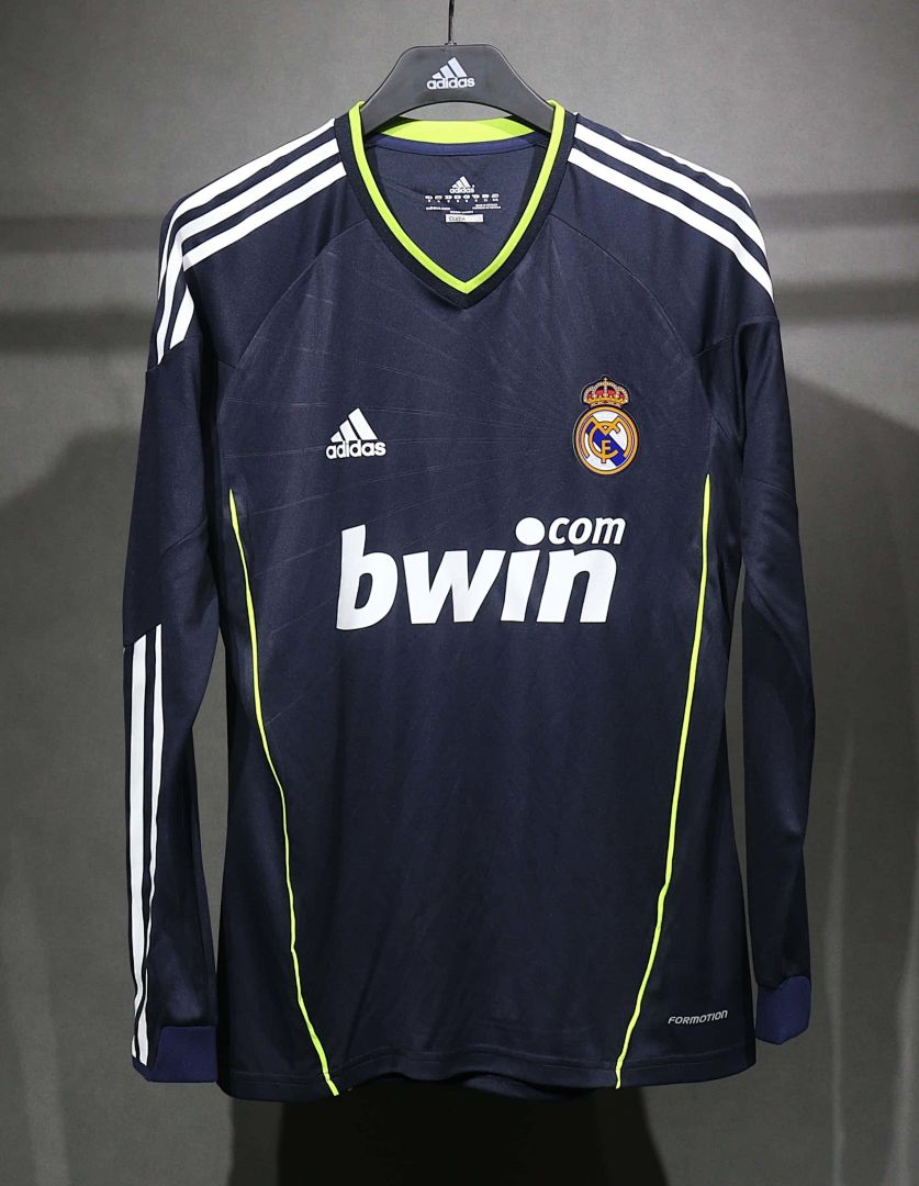 10-11 Retro Player Real Madrid Away Kit Long Sleeve Cheap Football Jersey Wholesale Yupoo 2