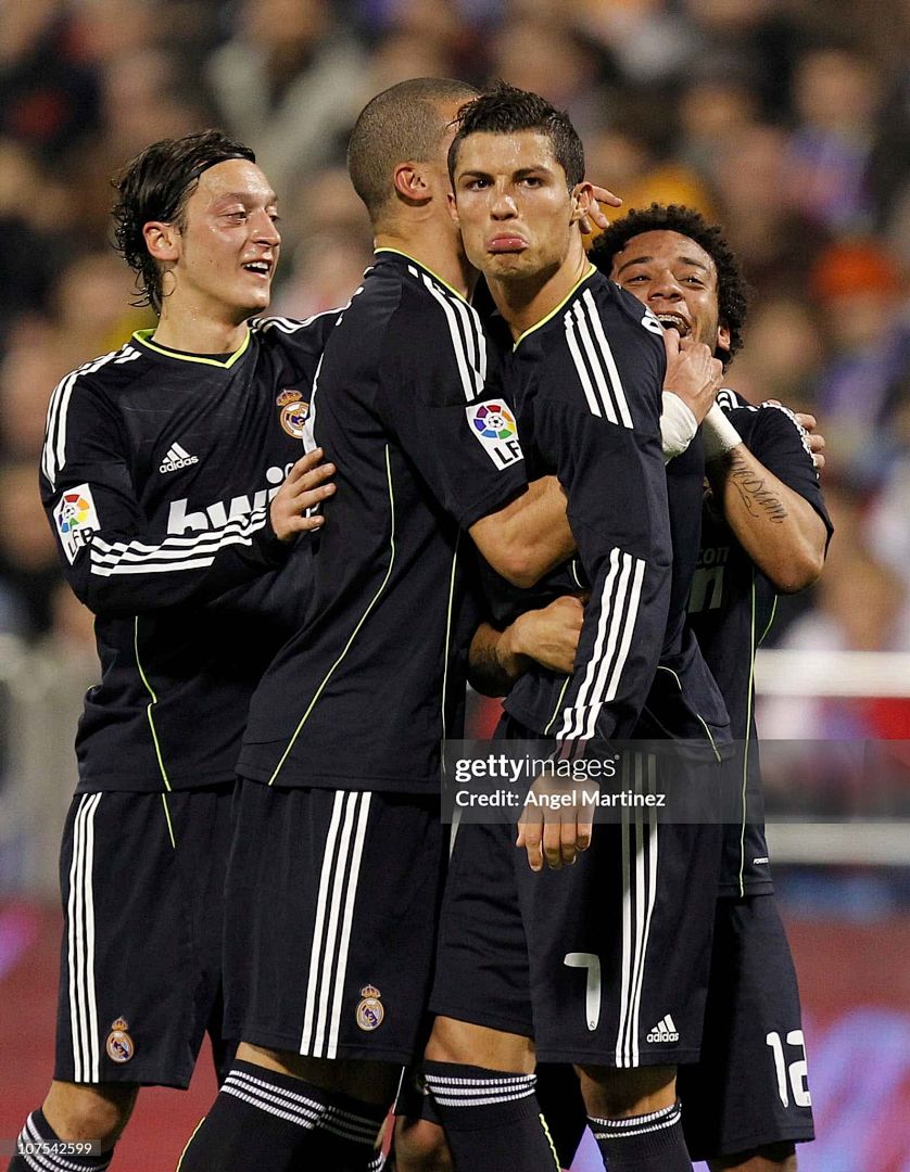 10-11 Retro Player Real Madrid Away Kit Long Sleeve Cheap Football Jersey Wholesale Yupoo 8
