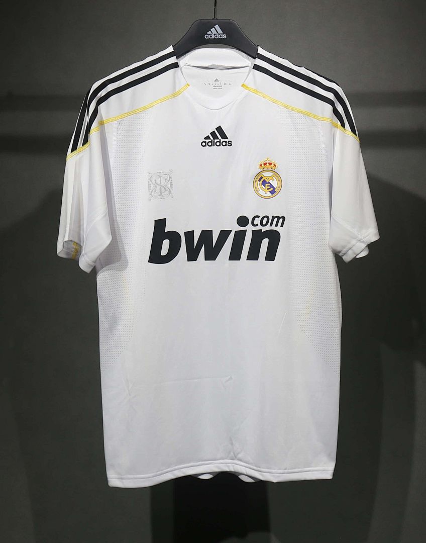 09-10 Retro Player Real Madrid Home Kit Cheap Football Jersey Wholesale Yupoo 2