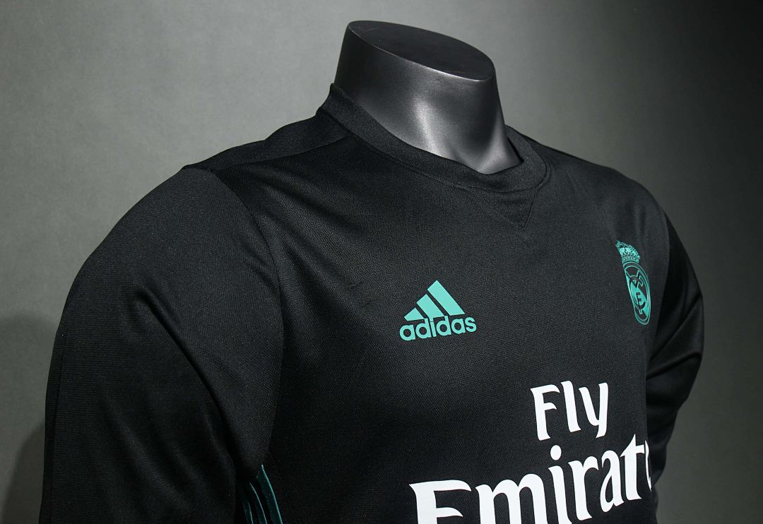 17-18 Retro Player Real Madrid Away Kit Long Sleeve Cheap Football Jersey Wholesale Yupoo 7