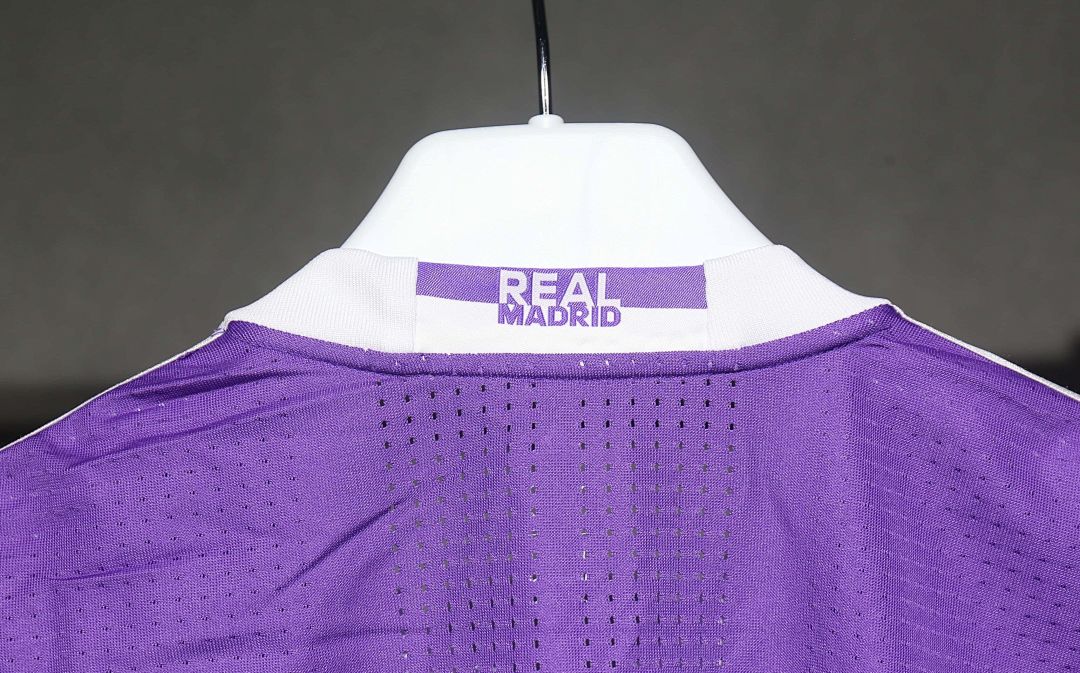 16-17 Retro Player Real Madrid Away Kit Long Sleeve Cheap Football Jersey Wholesale Yupoo 16