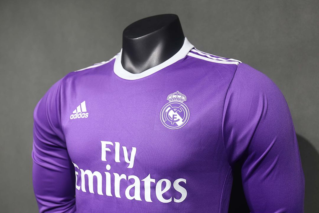 16-17 Retro Player Real Madrid Away Kit Long Sleeve Cheap Football Jersey Wholesale Yupoo 3