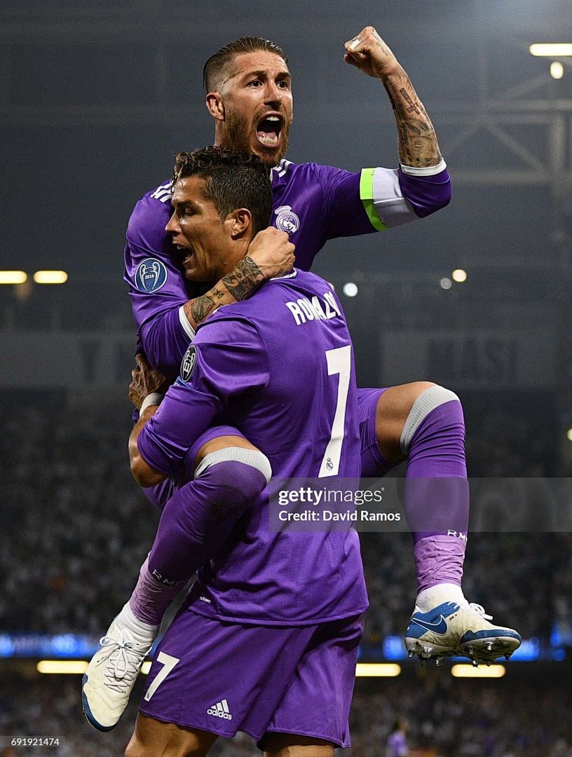 16-17 Retro Player Real Madrid Away Kit Long Sleeve Cheap Football Jersey Wholesale Yupoo 8