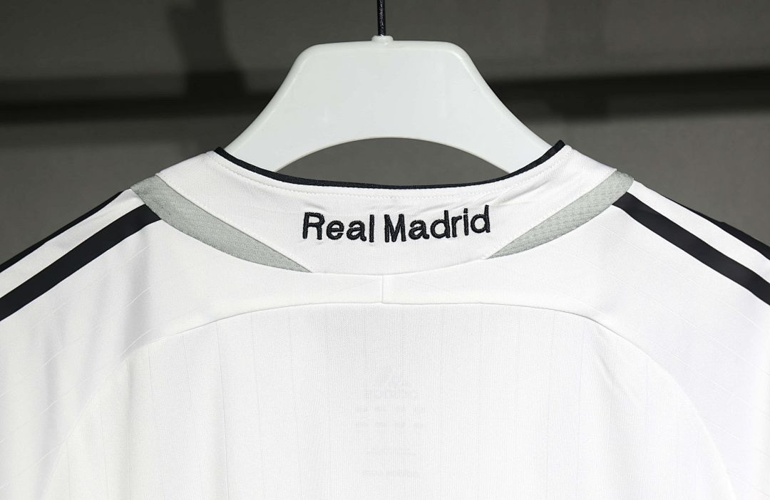 06-07 Retro Player Real Madrid Home Kit Cheap Football Jersey Wholesale Yupoo 3