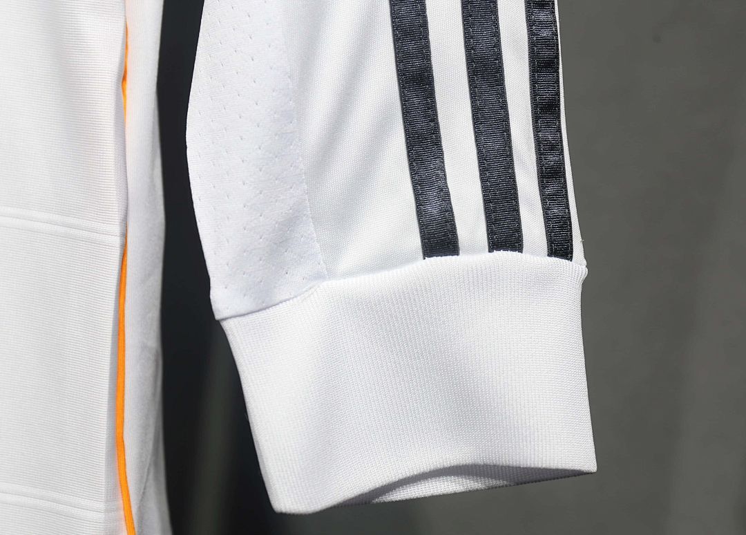 13-14 Retro Player Real Madrid Home Kit Long Sleeve Cheap Football Jersey Wholesale Yupoo 12