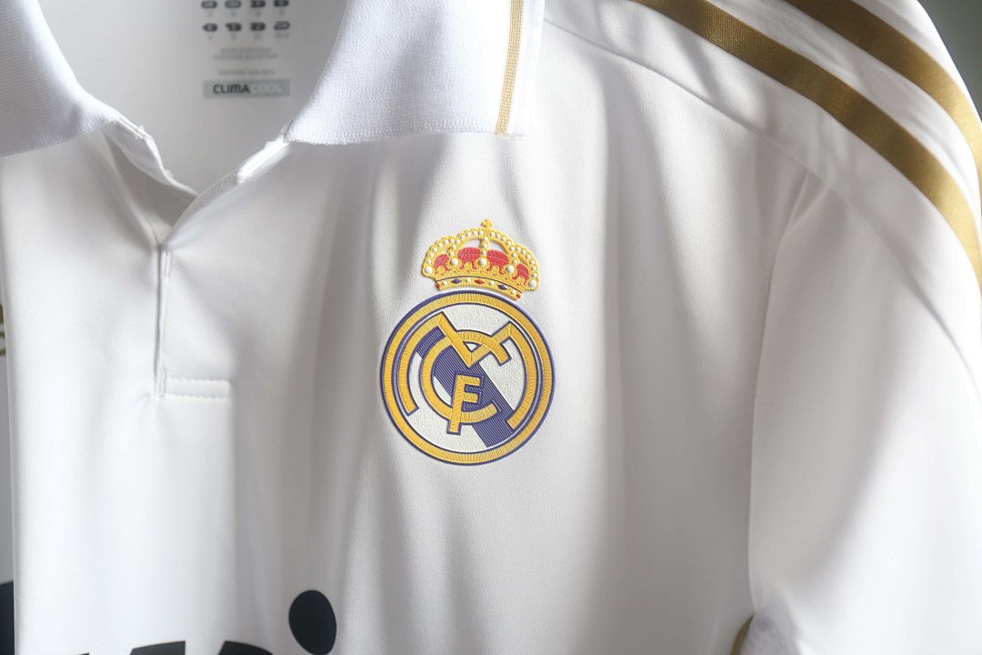 11-12 Retro Player Real Madrid Home Kit Long Sleeve Cheap Football Jersey Wholesale Yupoo 11
