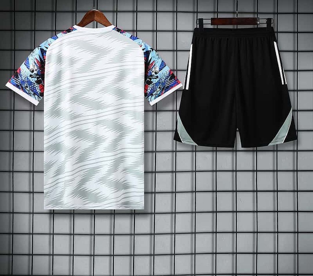 25-26 Real Madrid Training Kit S-2XL Cheap Football Jersey Wholesale Yupoo 4