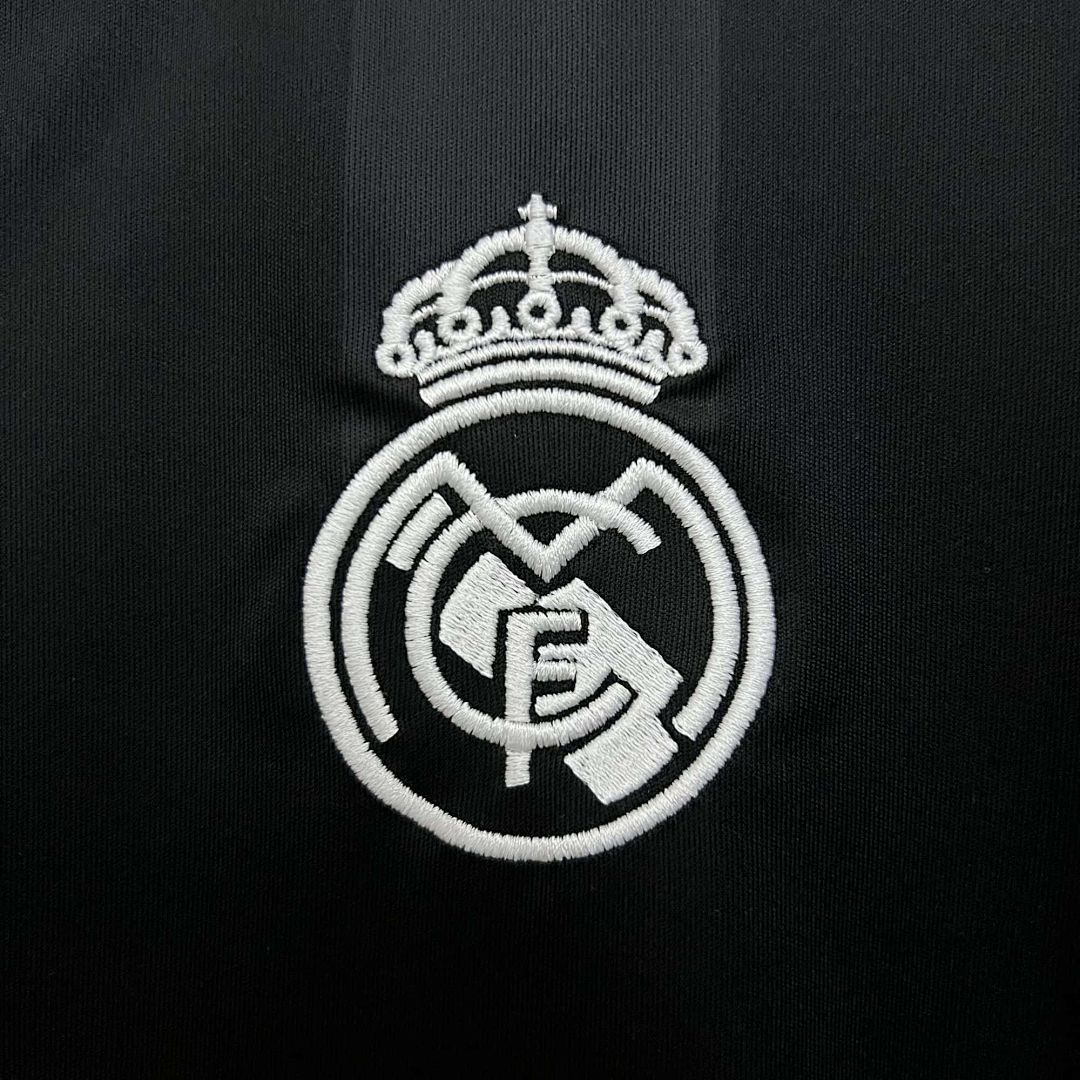 25-26 Real Madrid Black Goalkeeper Kit S-4XL Cheap Football Jersey Wholesale Yupoo 2