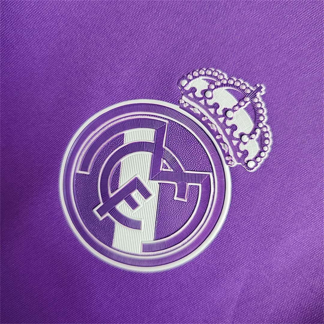 16-17 Real Madrid extérieur violet 9