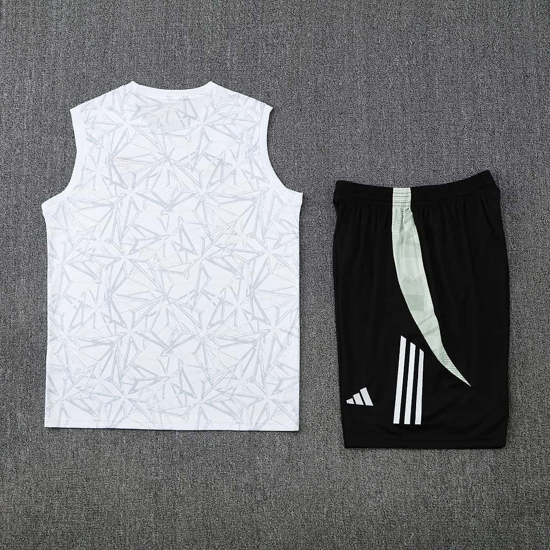 25-26 Real Madrid Pre-Match White Training Kits Tracksuits Cheap Football Jersey Wholesale Yupoo 2