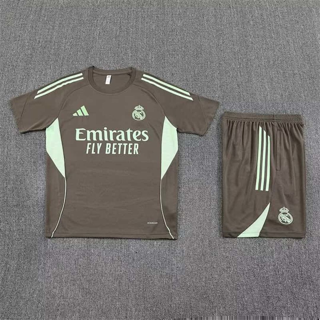 25-26 Real Madrid Training Kits Brown Football Tracksuits Cheap Football Jersey Wholesale Yupoo 3