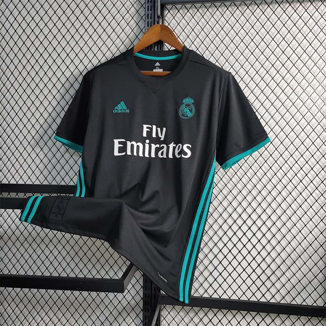 17-18 Real Madrid away 9