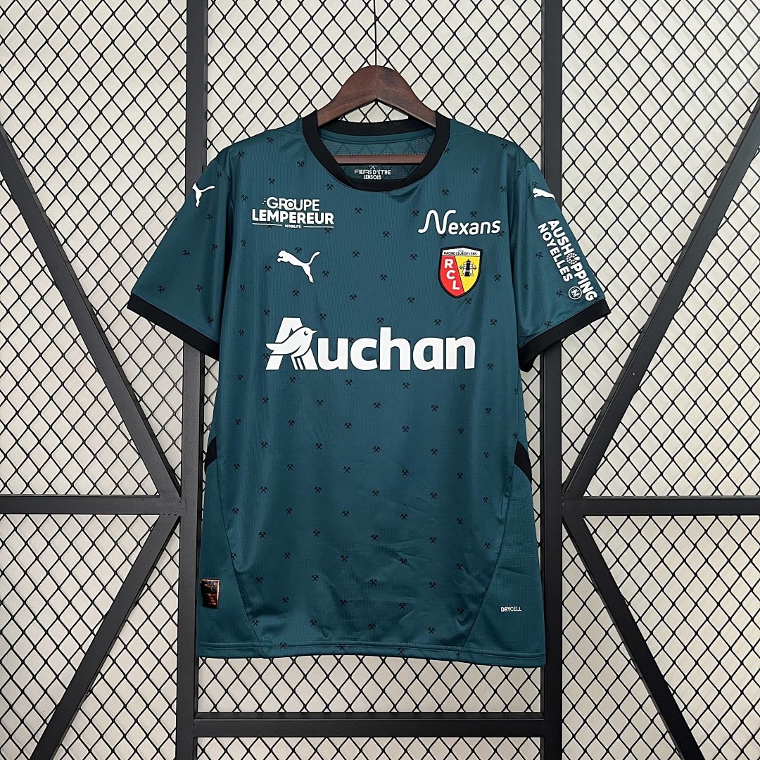 24_25 Lens away S-3XL