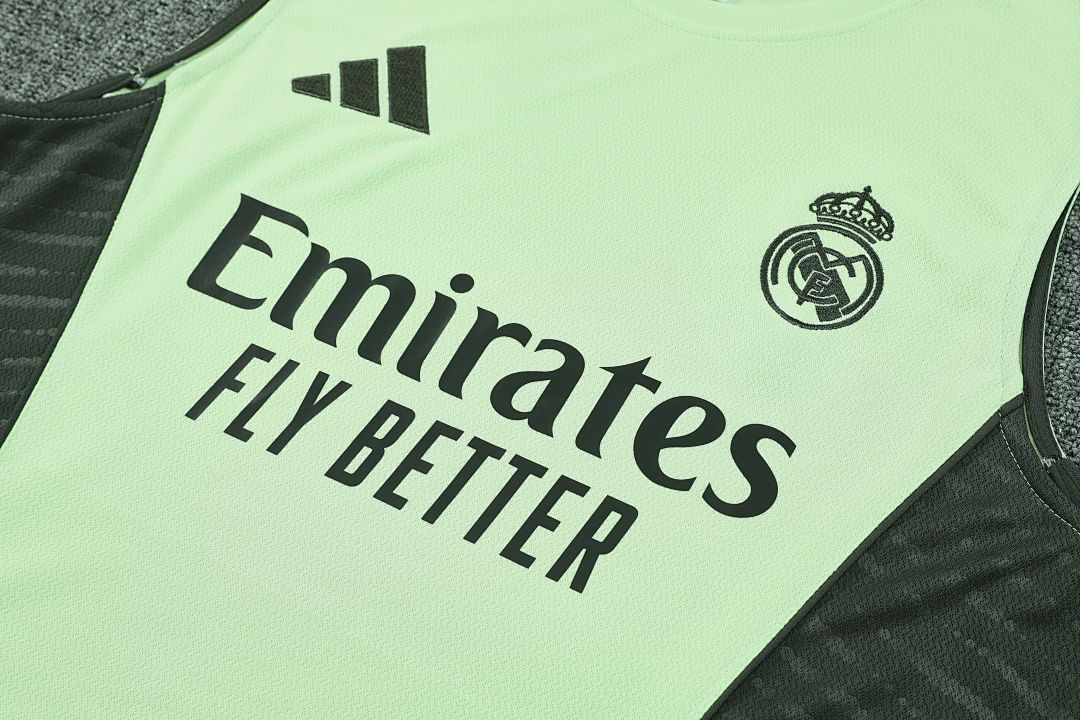 25-26 Real Madrid Sleeveless Training Kits Football Tracksuits Cheap Football Jersey Wholesale Yupoo 3