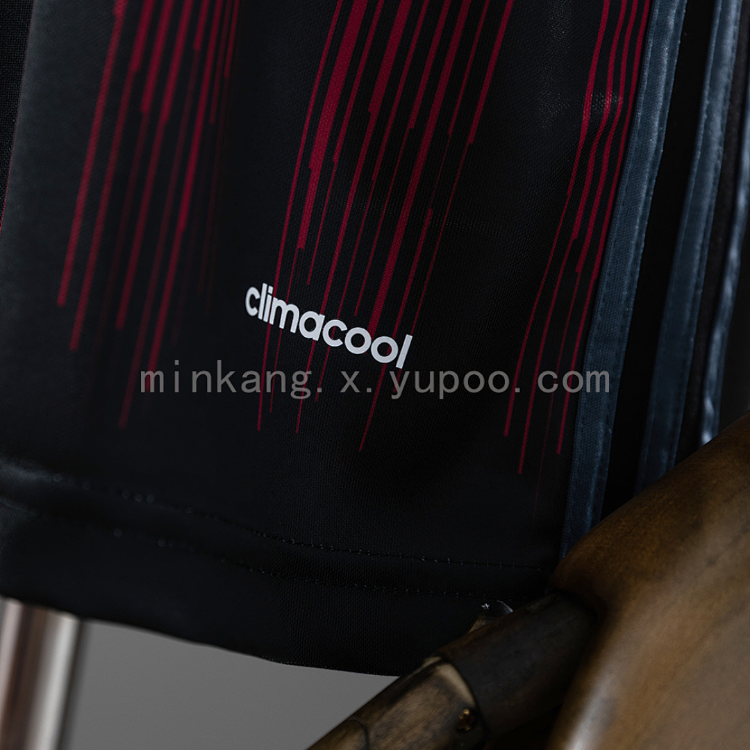 Retro AC Milan 16/17 Home S-XXL 8
